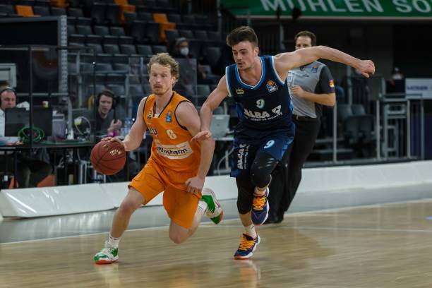 年轻球迷产 年轻球迷产