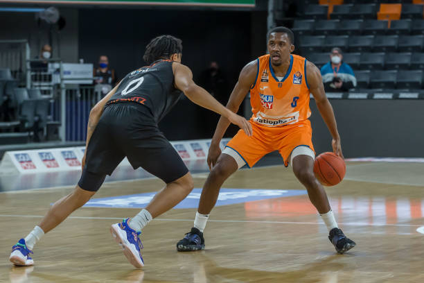 队在阵地防 队在阵地防